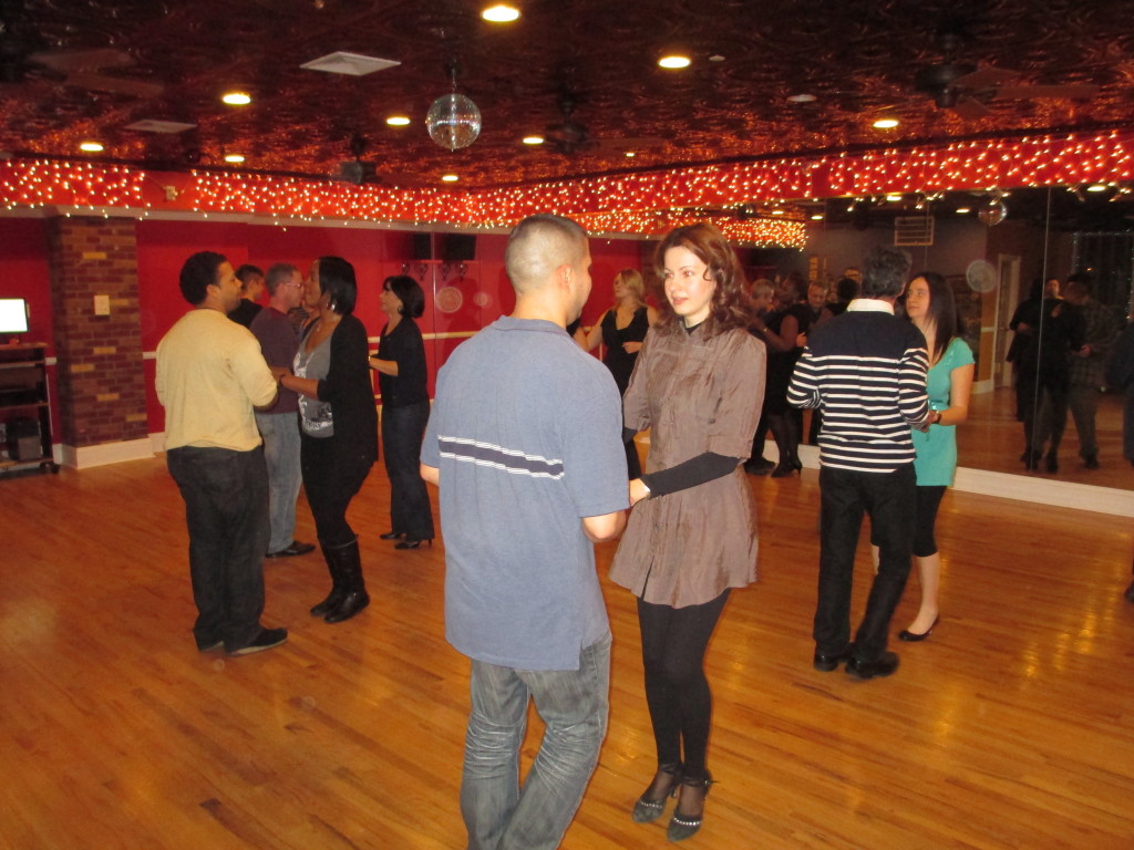 bachata-classes-nyc-dance-fever-studios-brooklyn-ny-dance-studio